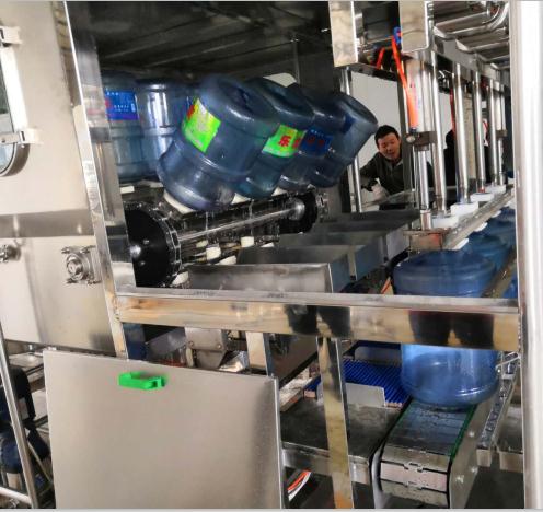 桶裝水生產(chǎn)全套設備